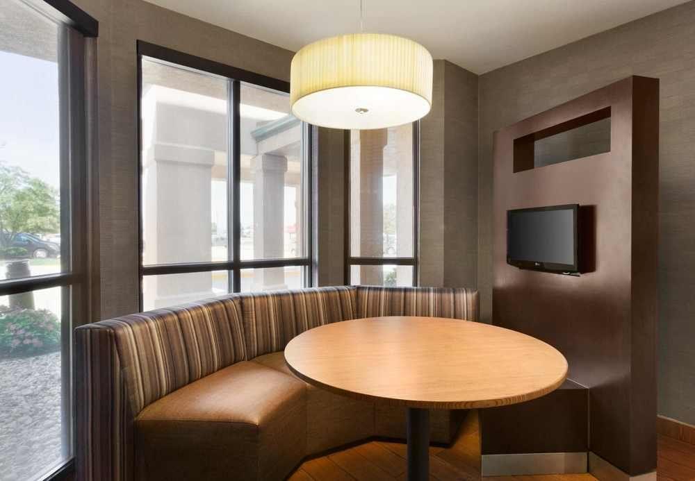 คอร์ตยาร์ด บลูมิงตัน นอร์มอล Hotel บลูมมิงตัน ภายนอก รูปภาพ