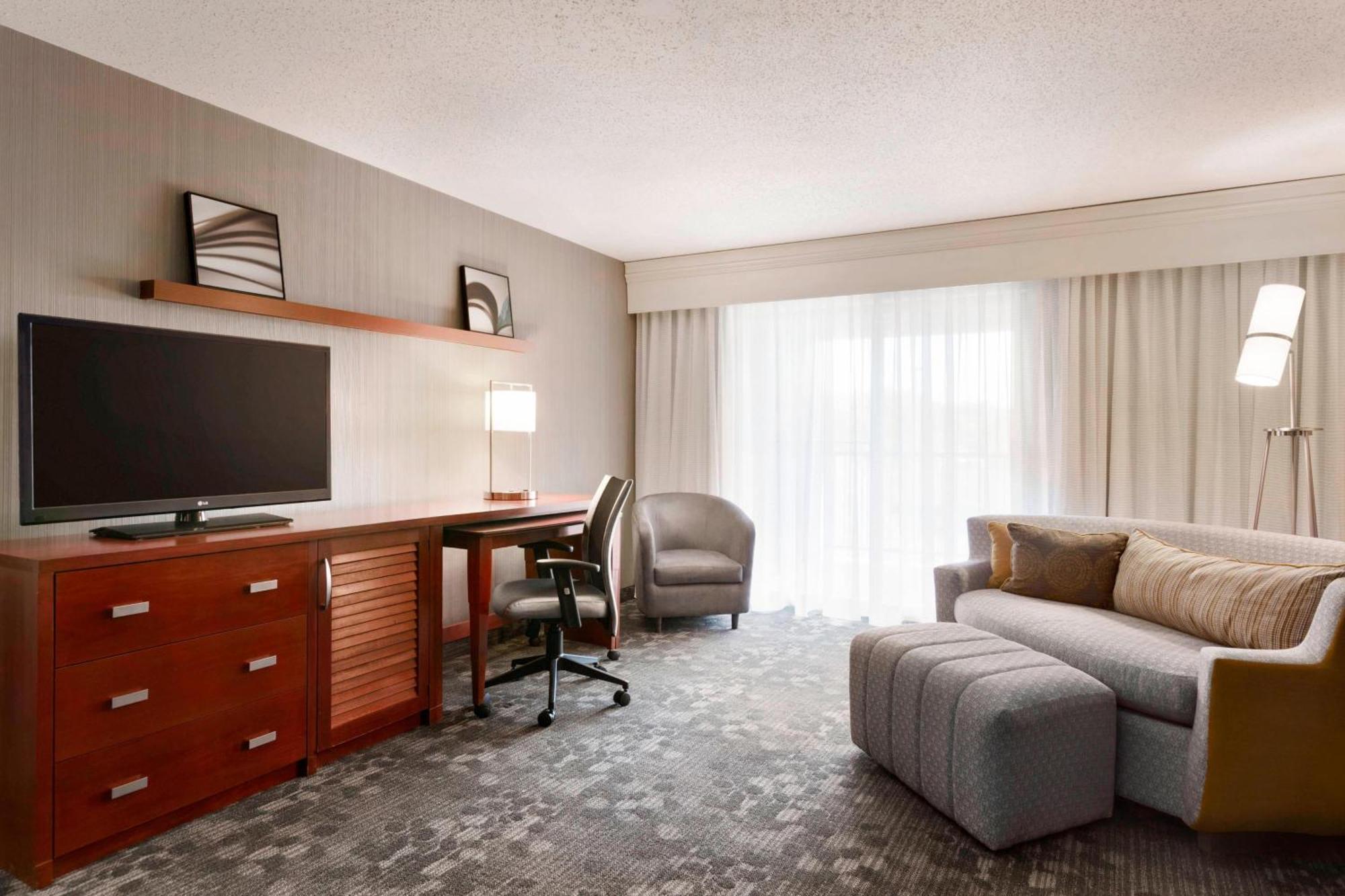 คอร์ตยาร์ด บลูมิงตัน นอร์มอล Hotel บลูมมิงตัน ภายนอก รูปภาพ