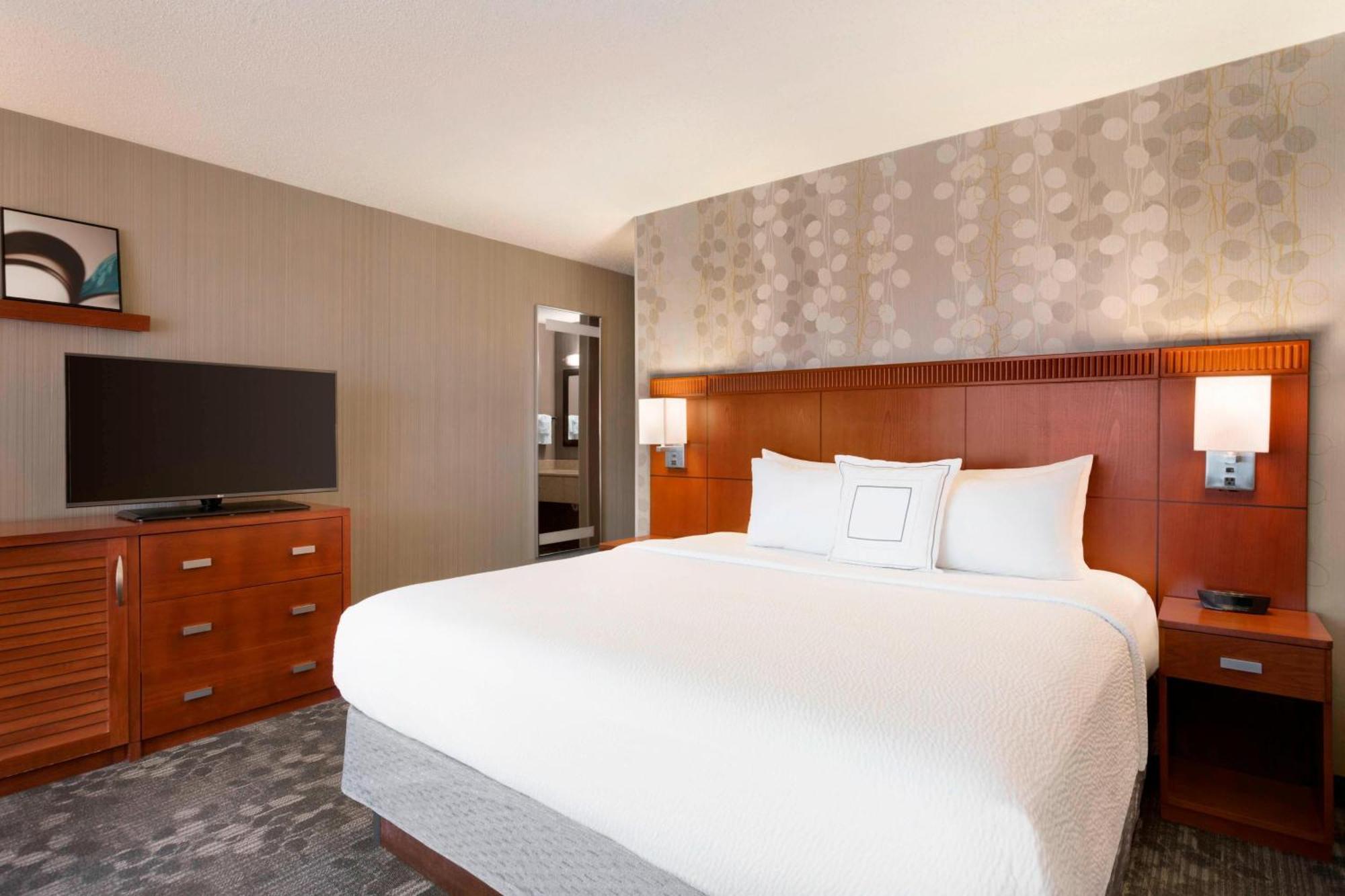 คอร์ตยาร์ด บลูมิงตัน นอร์มอล Hotel บลูมมิงตัน ภายนอก รูปภาพ