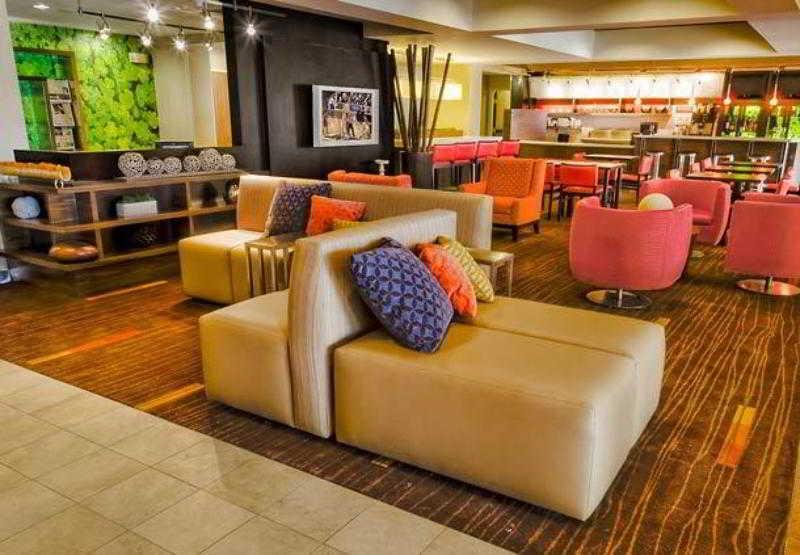 คอร์ตยาร์ด บลูมิงตัน นอร์มอล Hotel บลูมมิงตัน ร้านอาหาร รูปภาพ